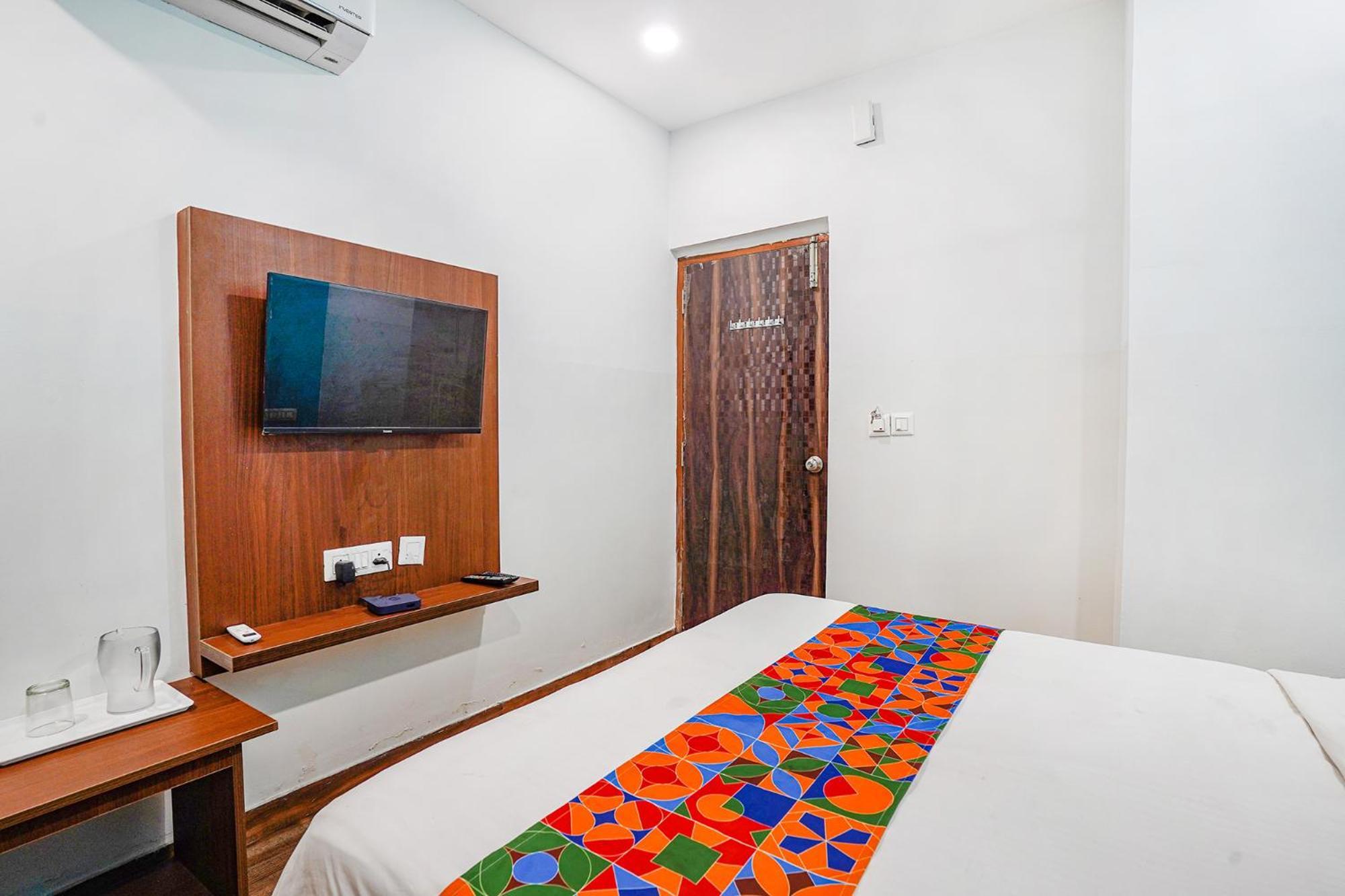 Fabhotel Rlv Green Palace - Nr Kengeri Satellite Town Bangalore Eksteriør billede